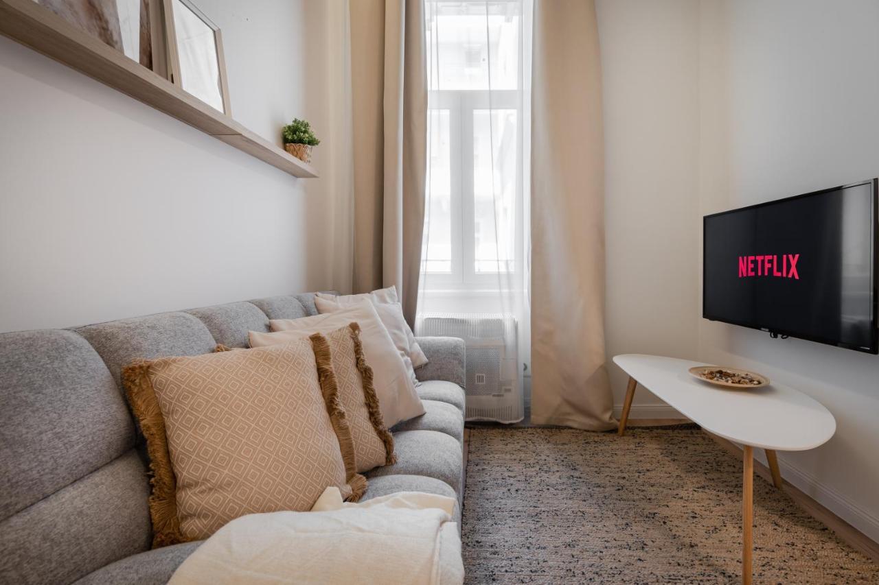 A62 - Akacfa Street Central Residence - Best Location By Bqa Budapest Bagian luar foto
