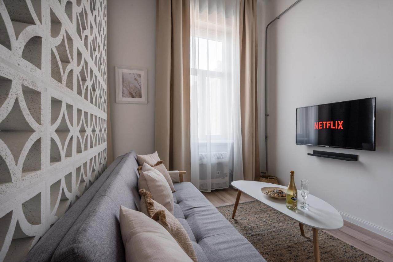 A62 - Akacfa Street Central Residence - Best Location By Bqa Budapest Bagian luar foto